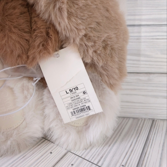 Stars Above Faux Fur Cross Strap Paris Slipper Slides in Taupe Size Large NWT - Picture 2 of 11